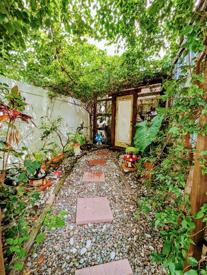 Cozy Af Tiny-House Oasis Villa Tampa Luaran gambar